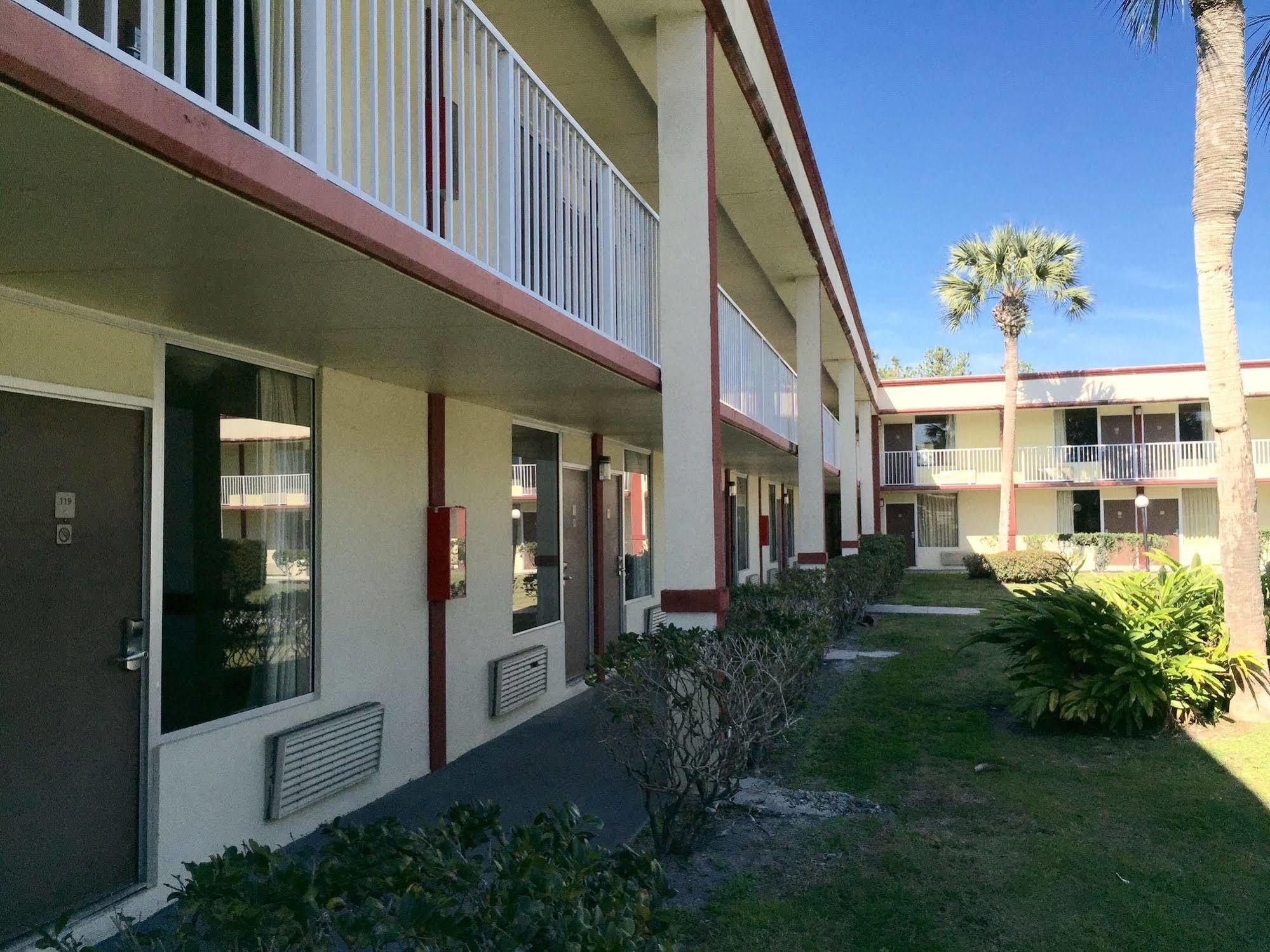 Budget Inn Of Deland Exterior foto