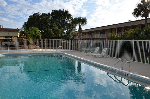 Budget Inn Of Deland Exterior foto